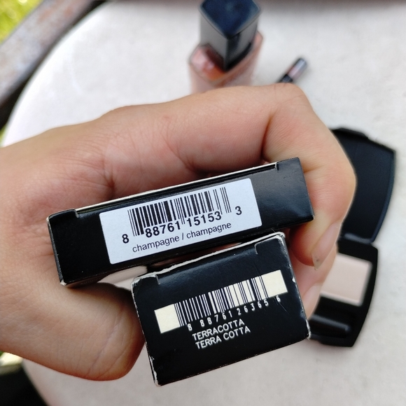 Avon Makeup Set - Picture 3 of 13